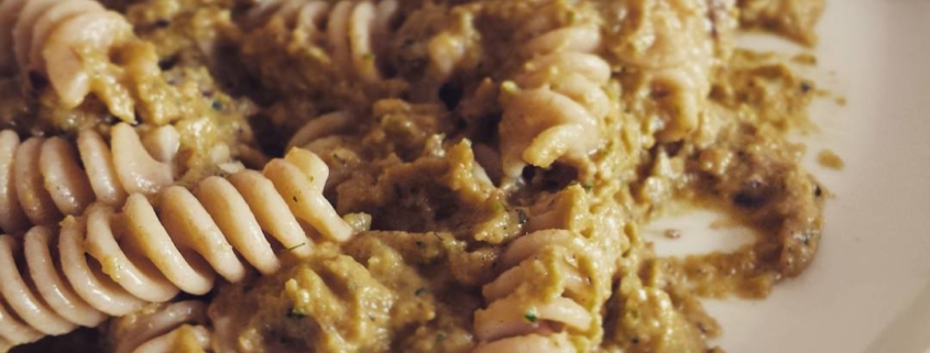 Fusilli integrali con crema di zucchine e melanzane