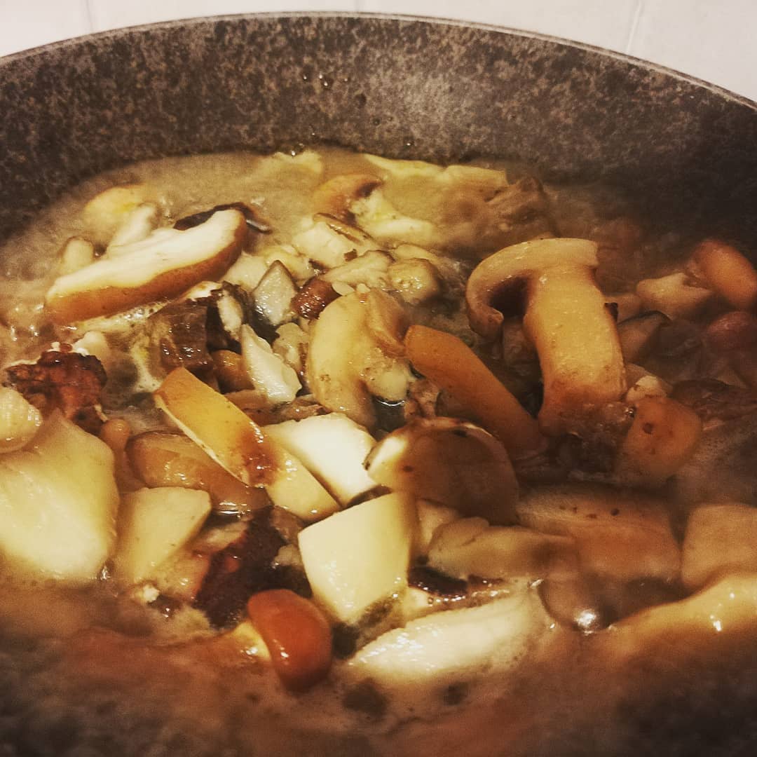 Cosce di pollo con crema ai funghi