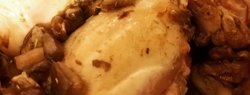 Cosce di pollo con crema ai funghi